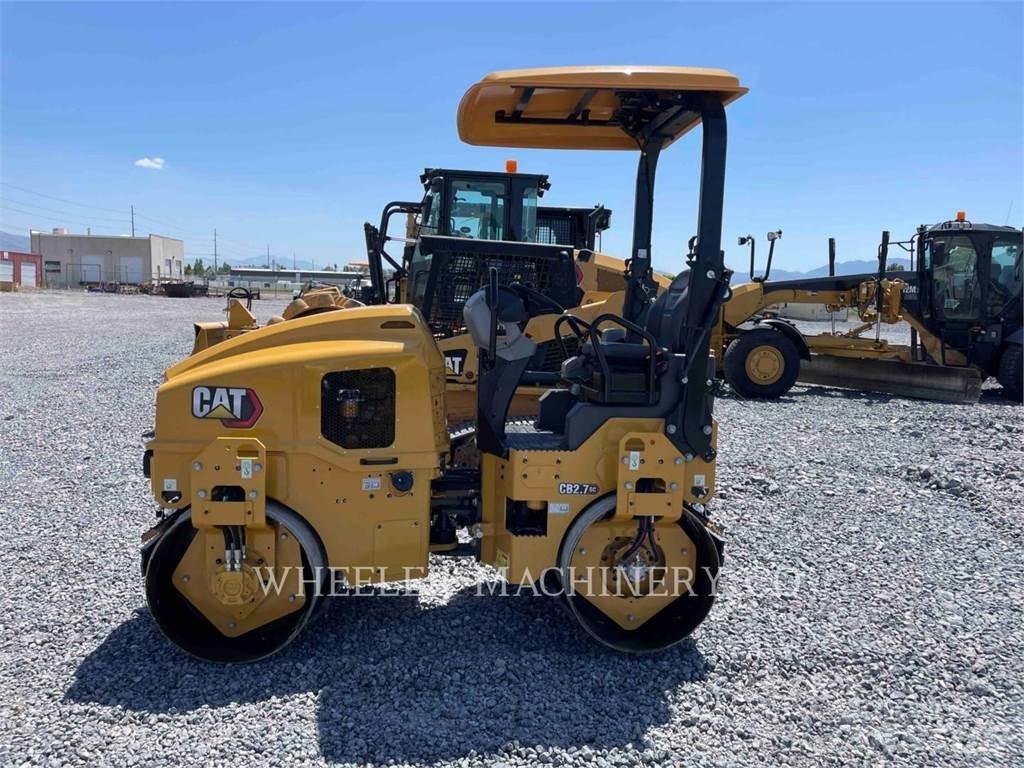 CAT CB2.7 GC 双轮压路机