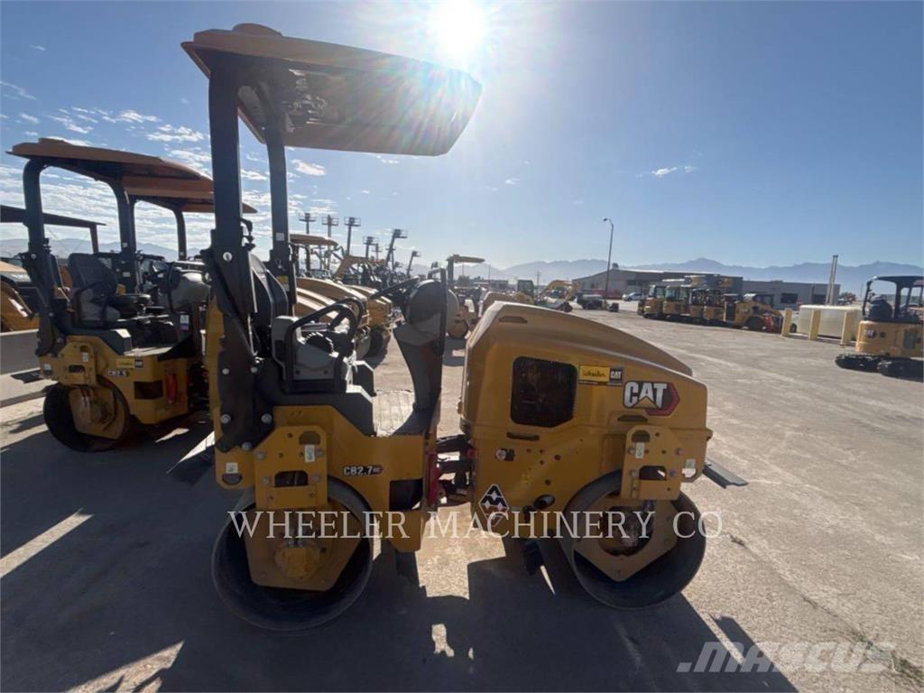 CAT CB2.7 GC 双轮压路机