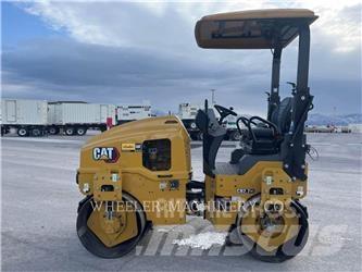 CAT CB2.7 GC 双轮压路机