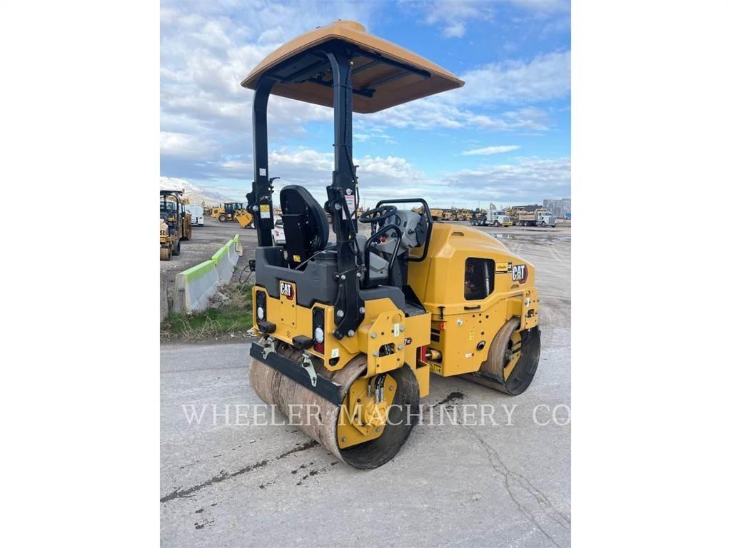CAT CB2.7 GC 双轮压路机