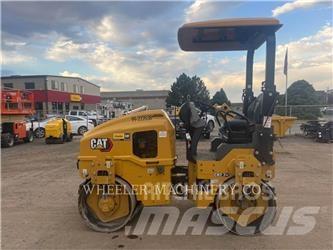 CAT CB2.7 GC 双轮压路机