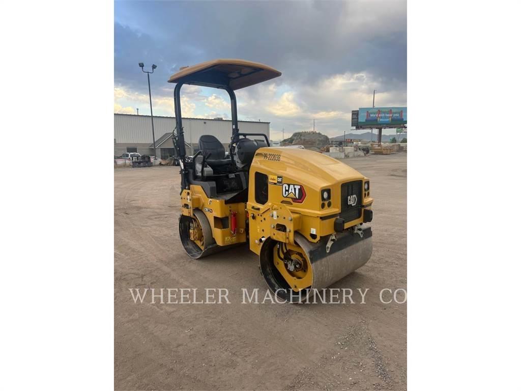 CAT CB2.7 GC 双轮压路机