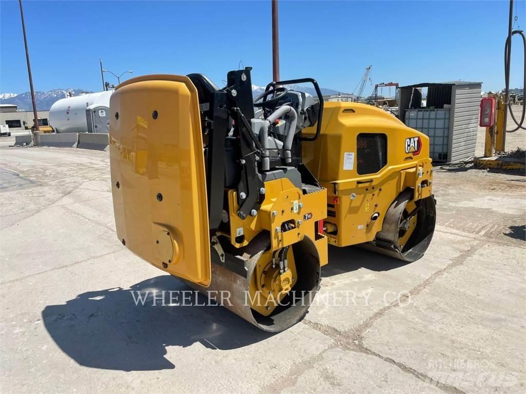 CAT CB2.7 GC 双轮压路机