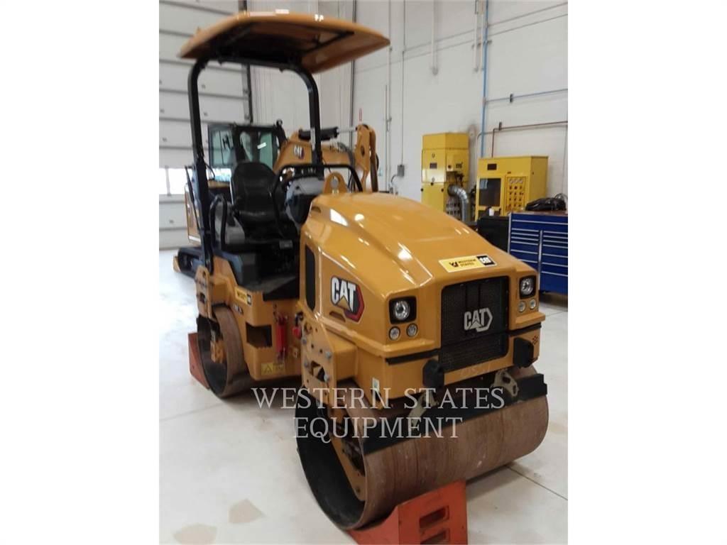 CAT CB2.7GC 双轮压路机