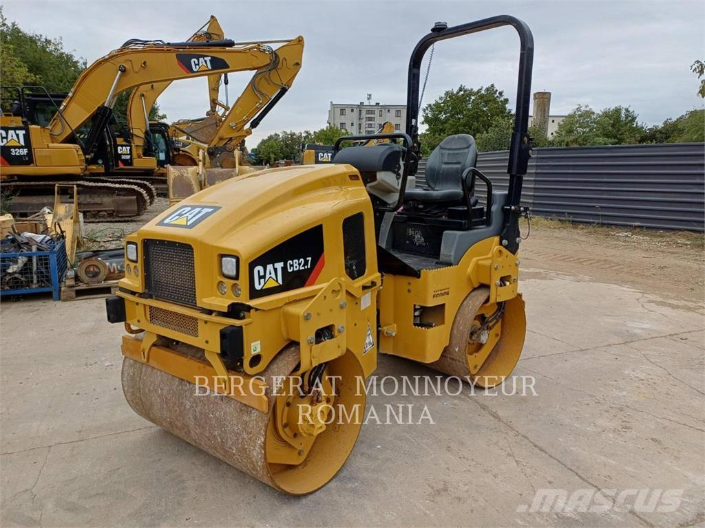 CAT CB2.7LRC 双轮压路机