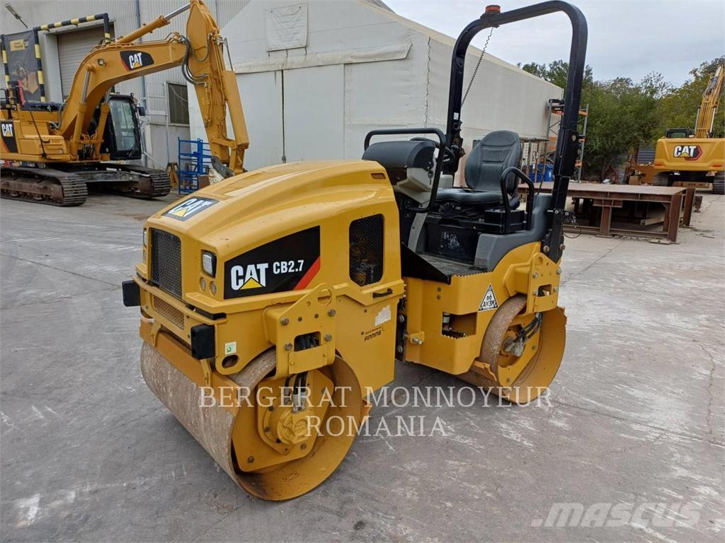 CAT CB2.7LRC 双轮压路机