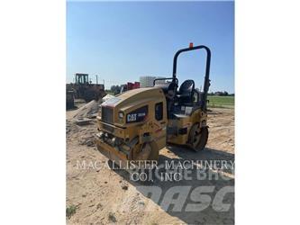 CAT CB24B 双轮压路机