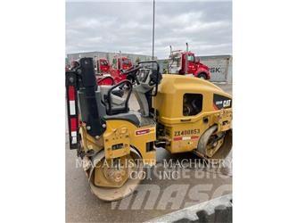 CAT CB24B 双轮压路机
