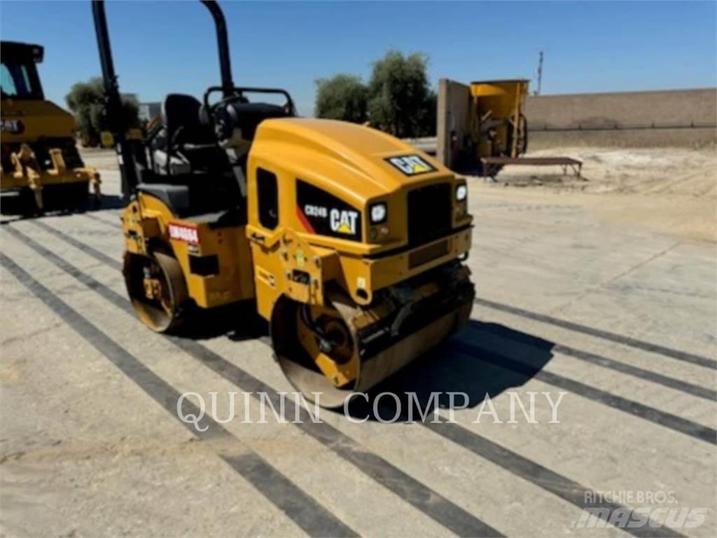 CAT CB24B 双轮压路机