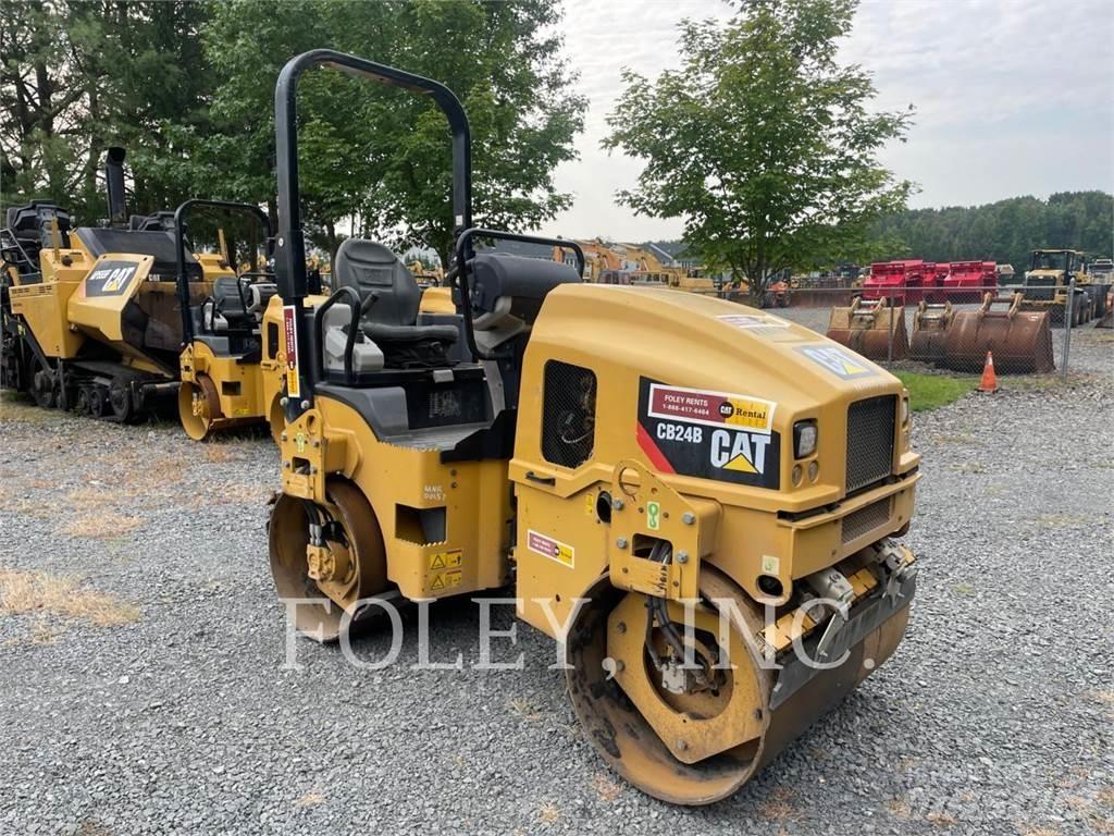 CAT CB24B 双轮压路机