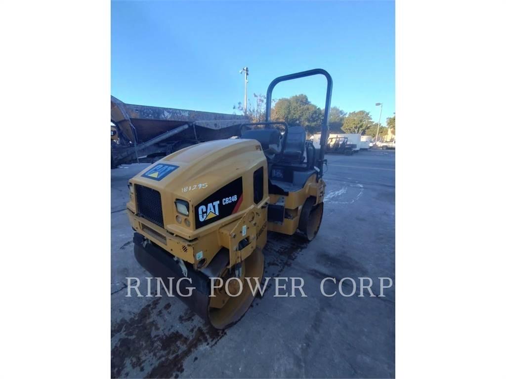 CAT CB24B 双轮压路机