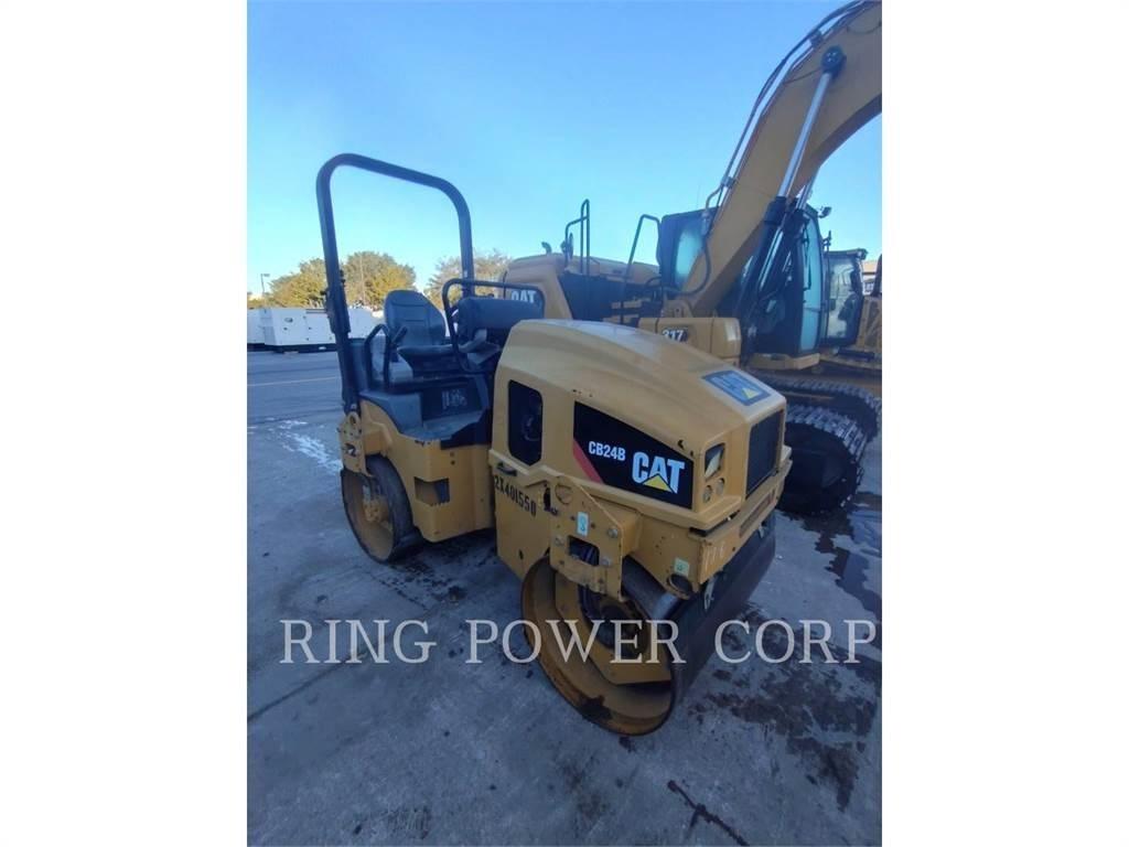 CAT CB24B 双轮压路机