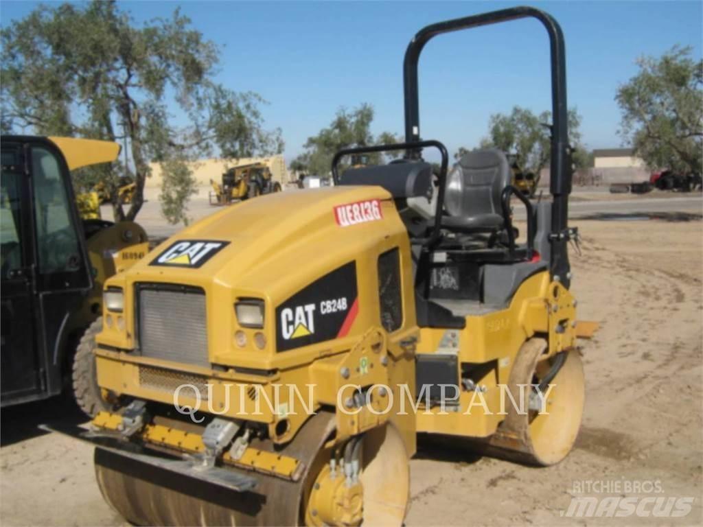 CAT CB24B 双轮压路机