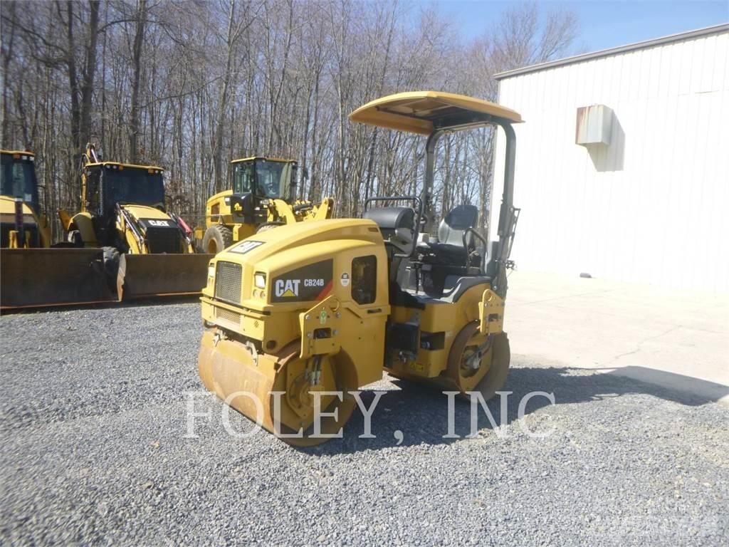CAT CB24B 双轮压路机