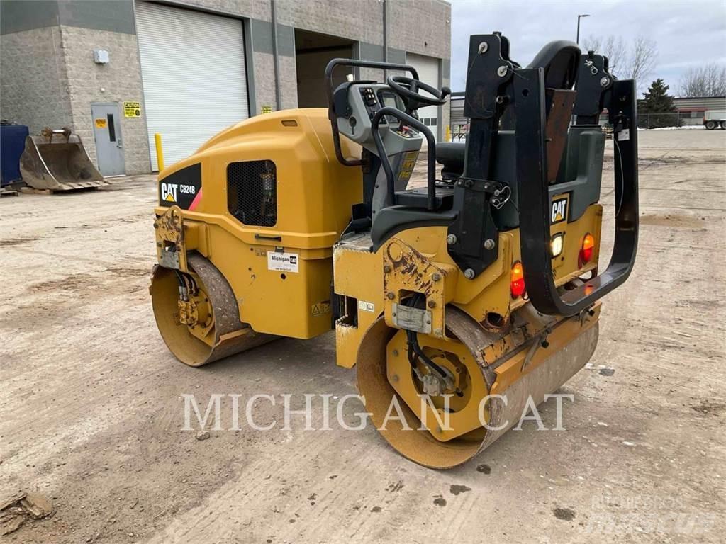 CAT CB24B 单轮压路机