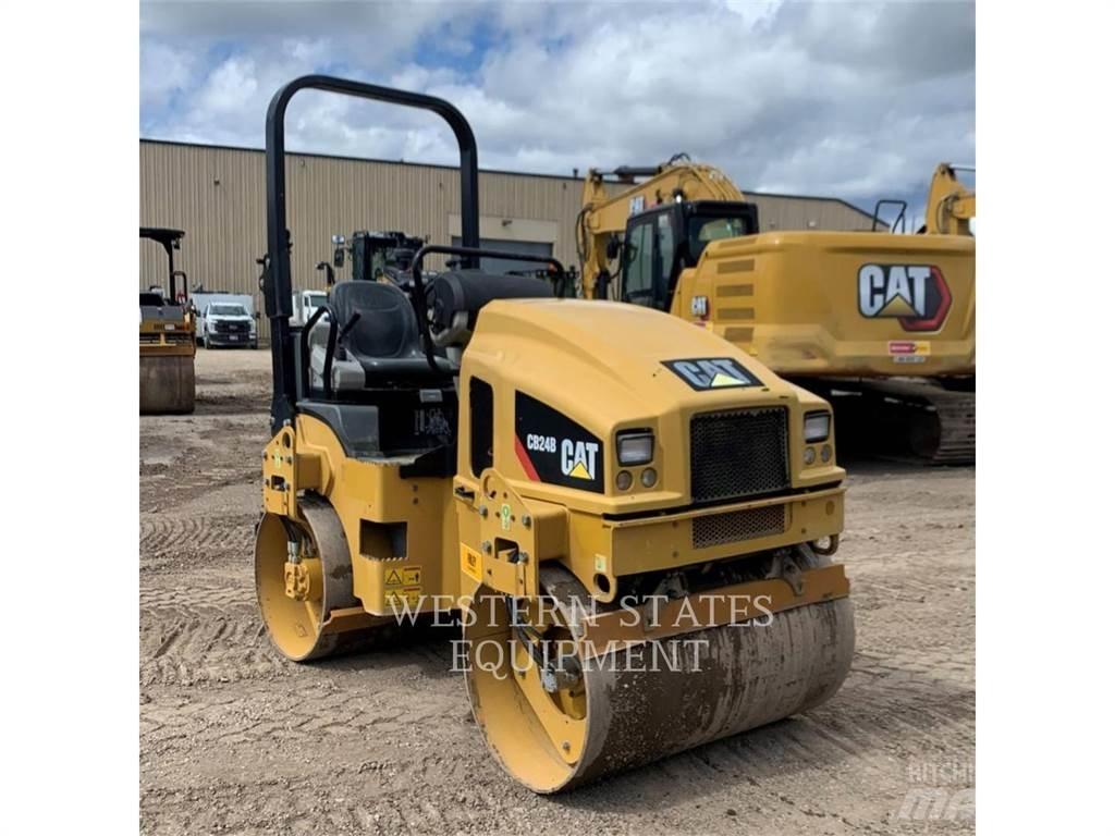 CAT CB24B 双轮压路机