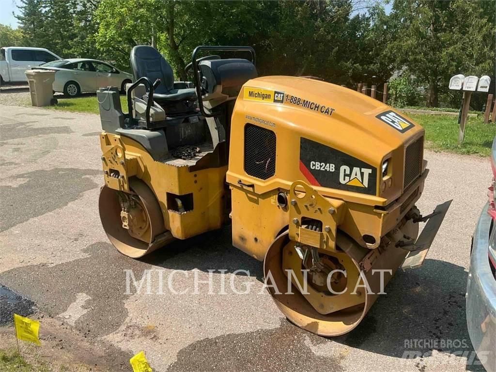 CAT CB24B 单轮压路机