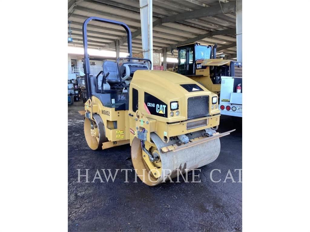 CAT CB24B 土壤压实机