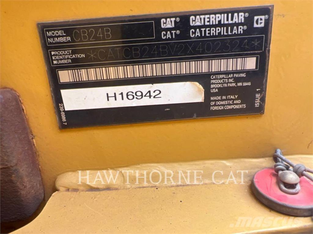 CAT CB24B 土壤压实机
