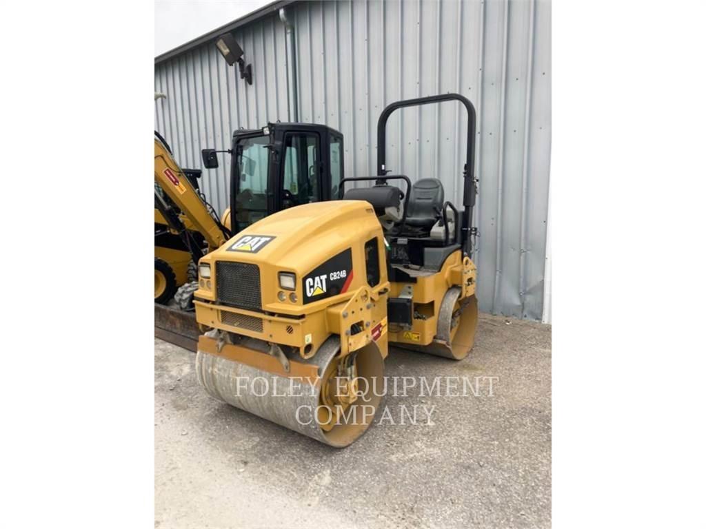 CAT CB24B 土壤压实机