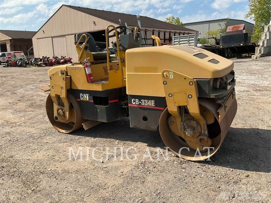 CAT CB334E 单轮压路机