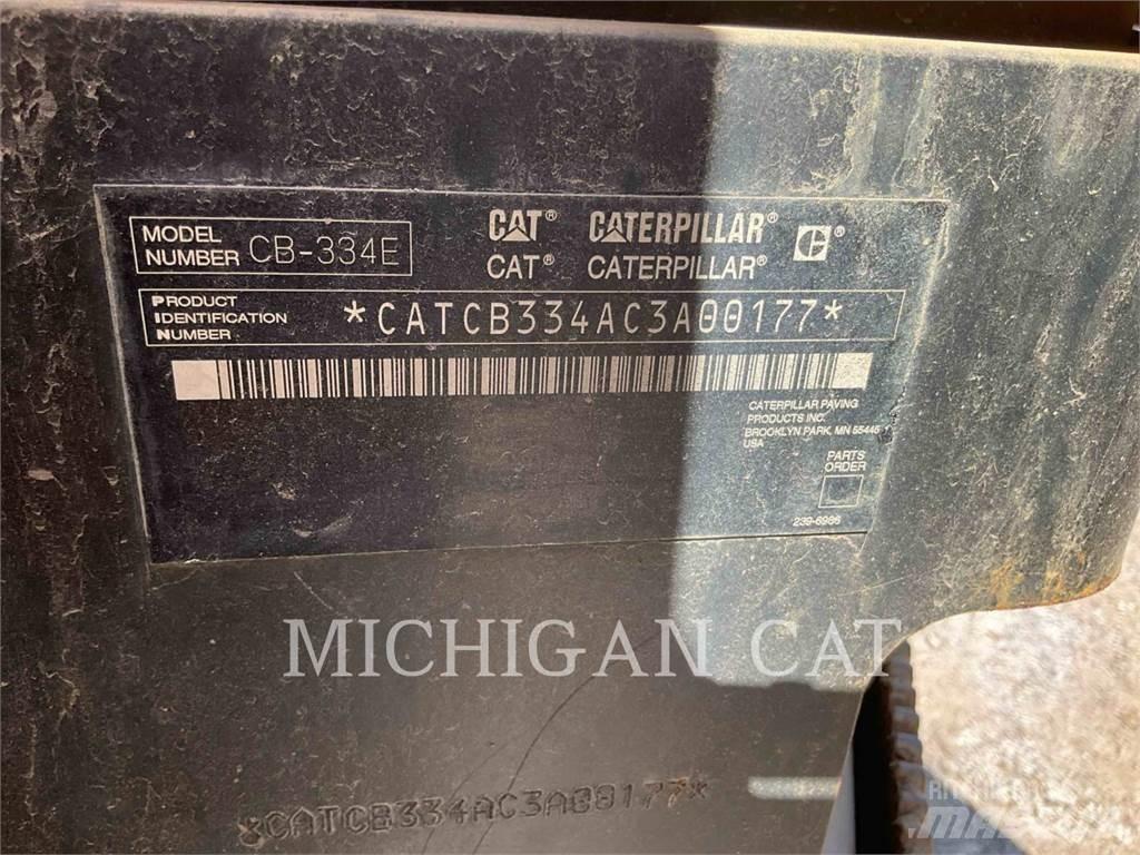 CAT CB334E 单轮压路机