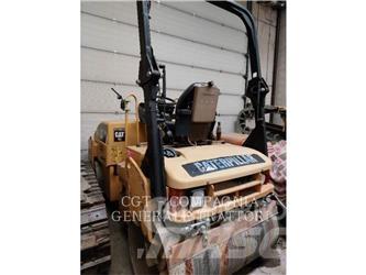 CAT CB34 双轮压路机