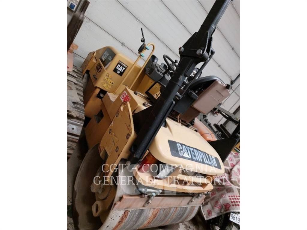 CAT CB34 双轮压路机