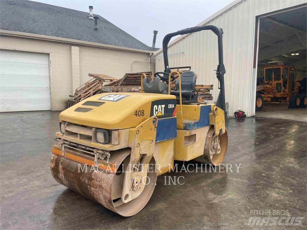 CAT CB34 双轮压路机