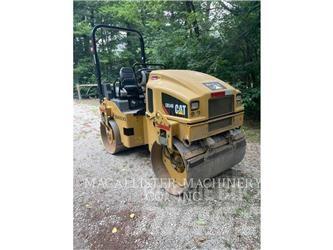 CAT CB34B 双轮压路机