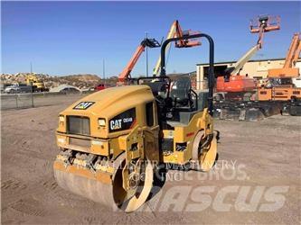 CAT CB34B 双轮压路机
