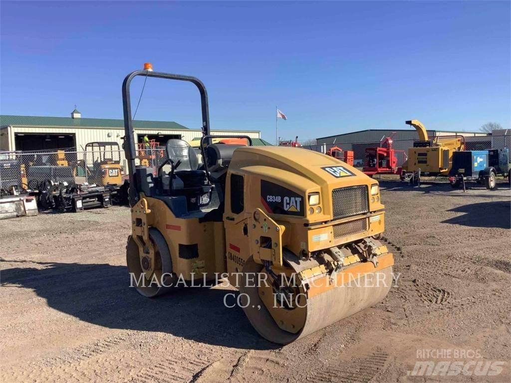 CAT CB34B 双轮压路机