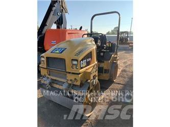 CAT CB34B 双轮压路机