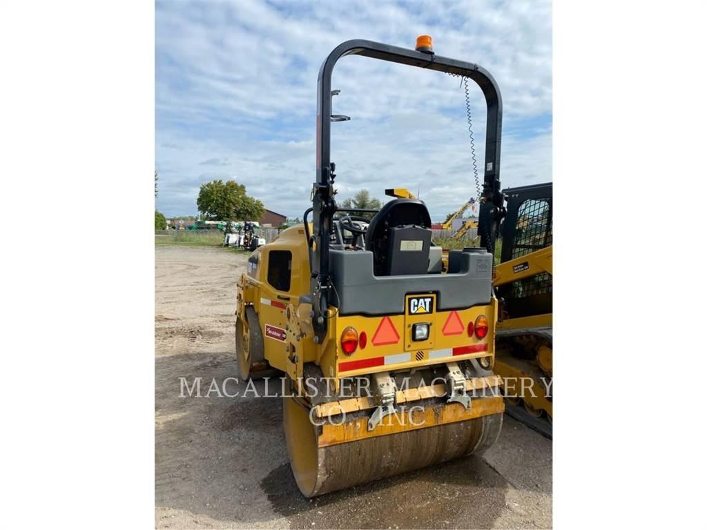CAT CB34B 双轮压路机