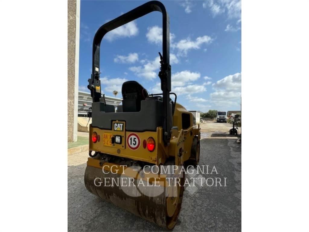CAT CB34B 双轮压路机