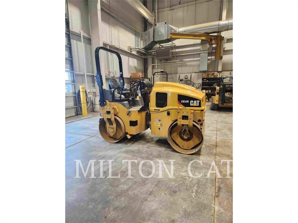 CAT CB34B 双轮压路机