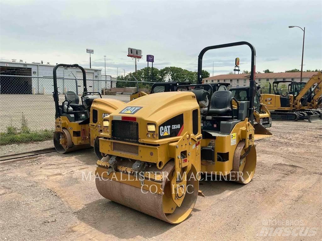 CAT CB34B 双轮压路机