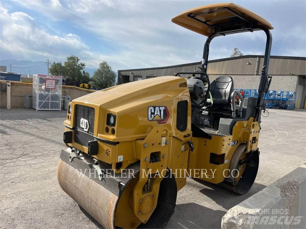 CAT CB4.0 双轮压路机