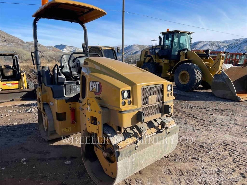 CAT CB4.0 双轮压路机
