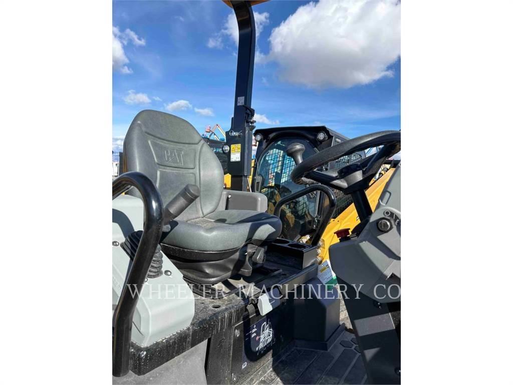 CAT CB4.0 双轮压路机