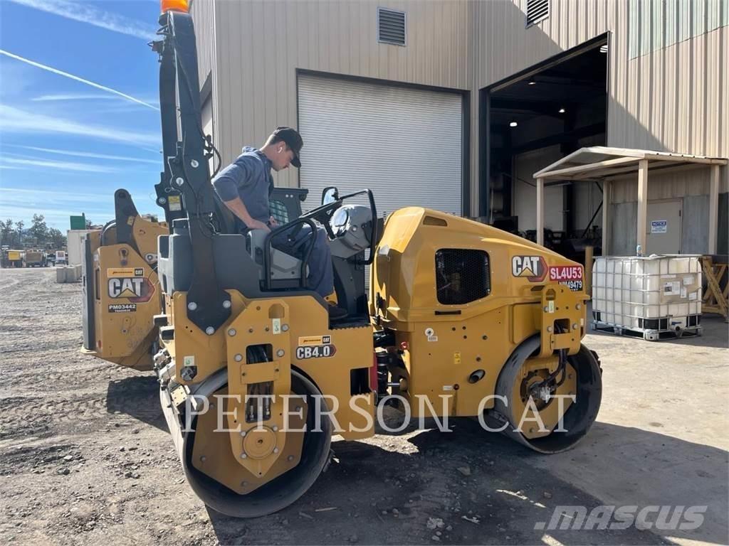 CAT CB4.0 双轮压路机