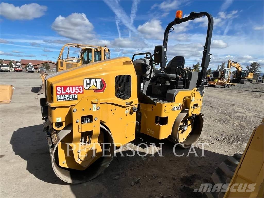 CAT CB4.0 双轮压路机