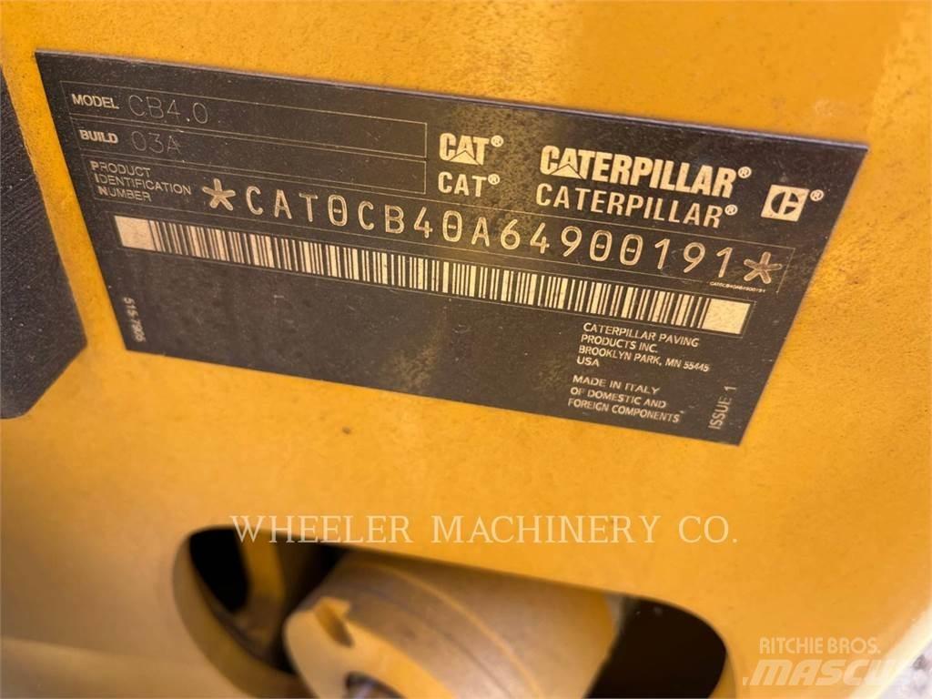 CAT CB4.0 双轮压路机