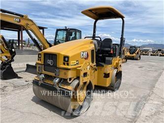CAT CB4.0 双轮压路机