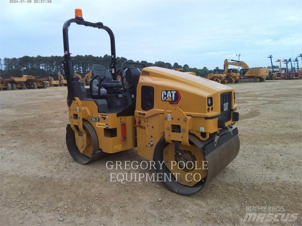 CAT CB4.0-03 双轮压路机