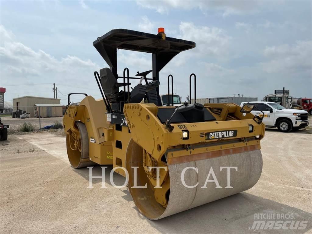 CAT CB54 双轮压路机