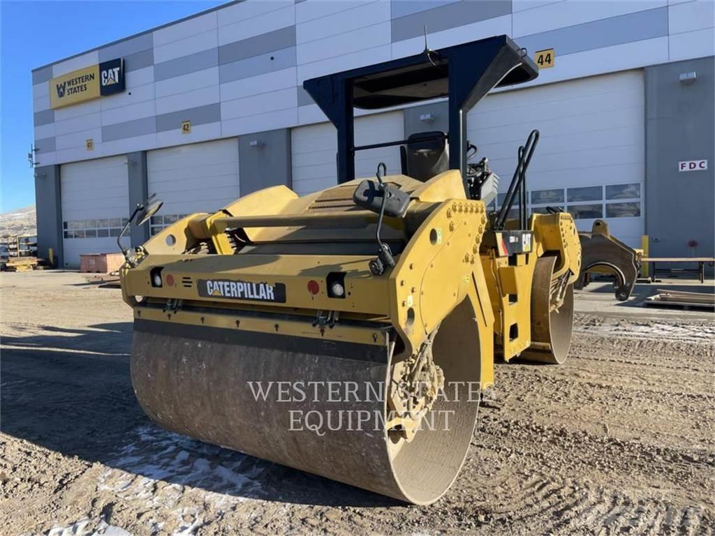 CAT CB54 双轮压路机