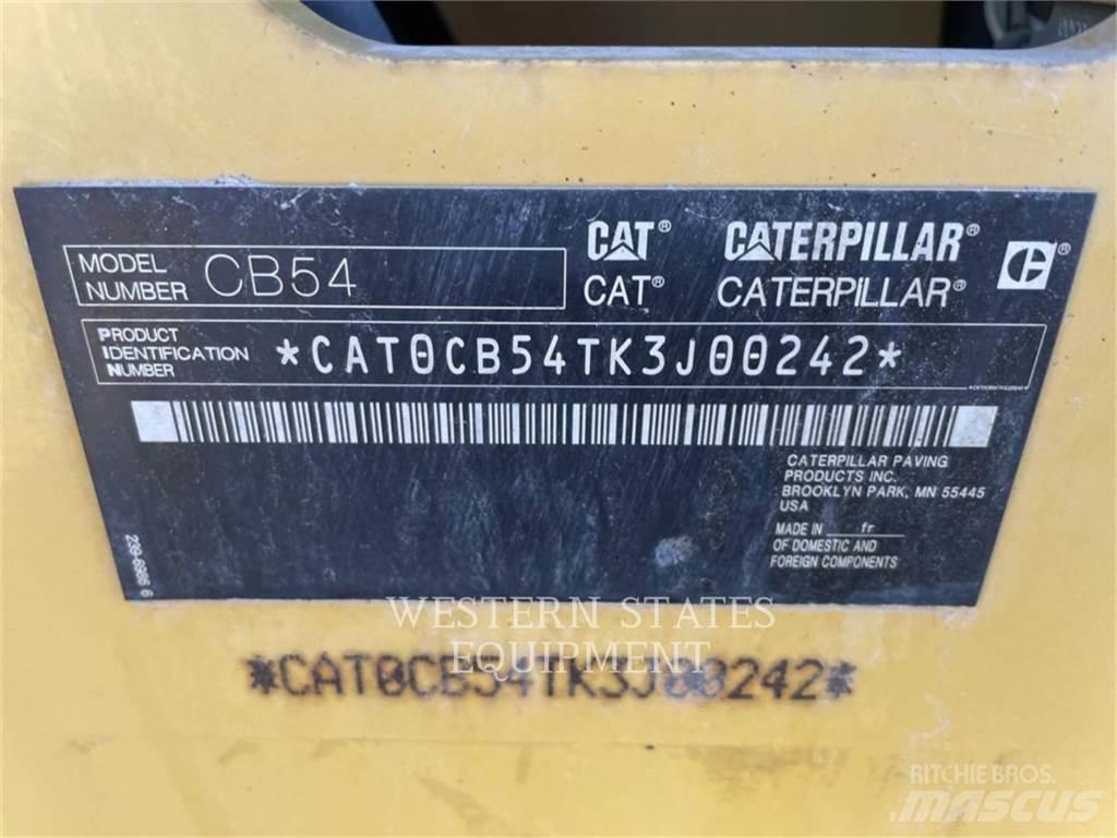 CAT CB54 双轮压路机