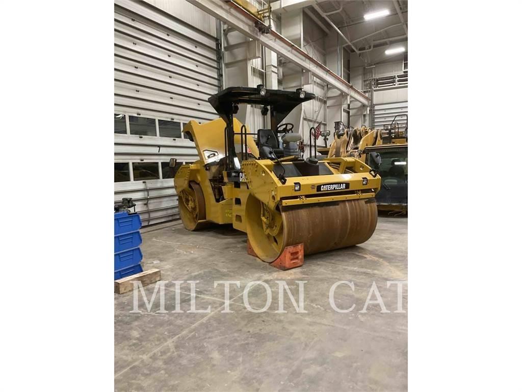 CAT CB54 XW 土壤压实机