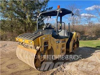 CAT CB54B 双轮压路机